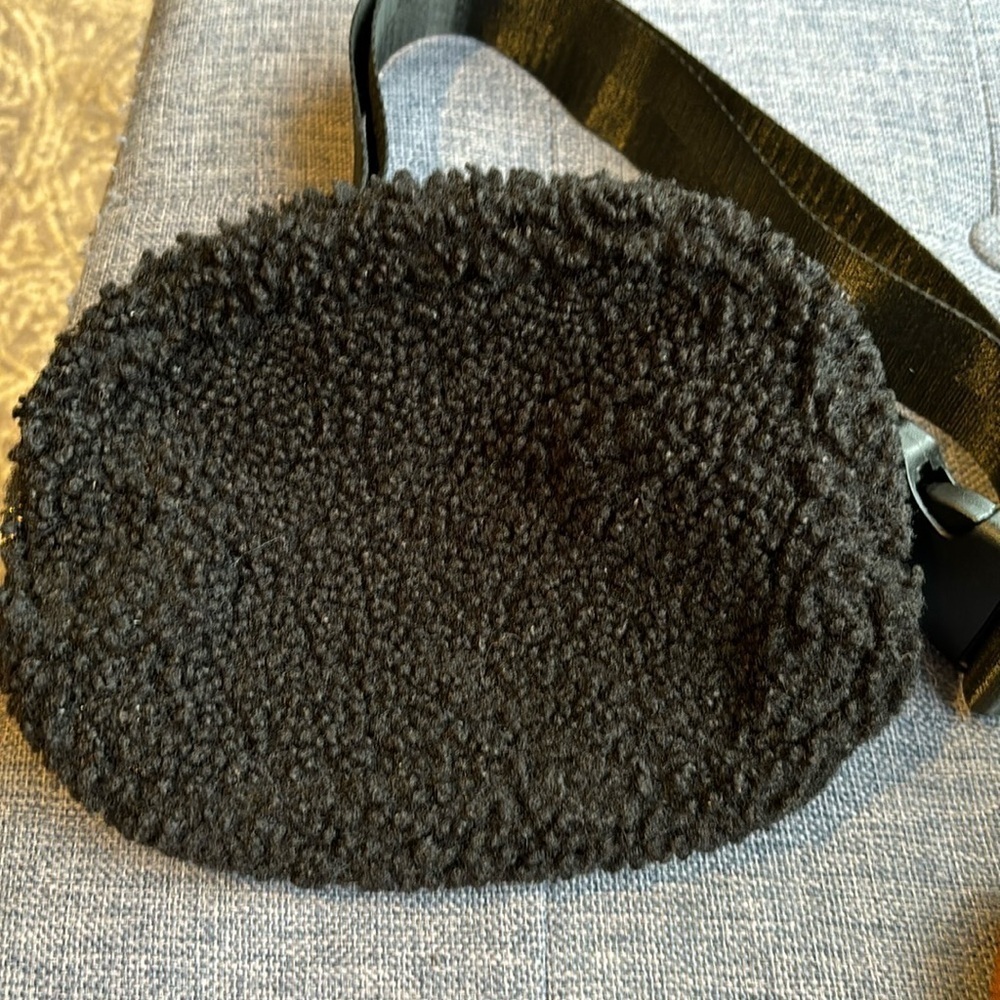 Ardene black sherpa crossbody pouch bag